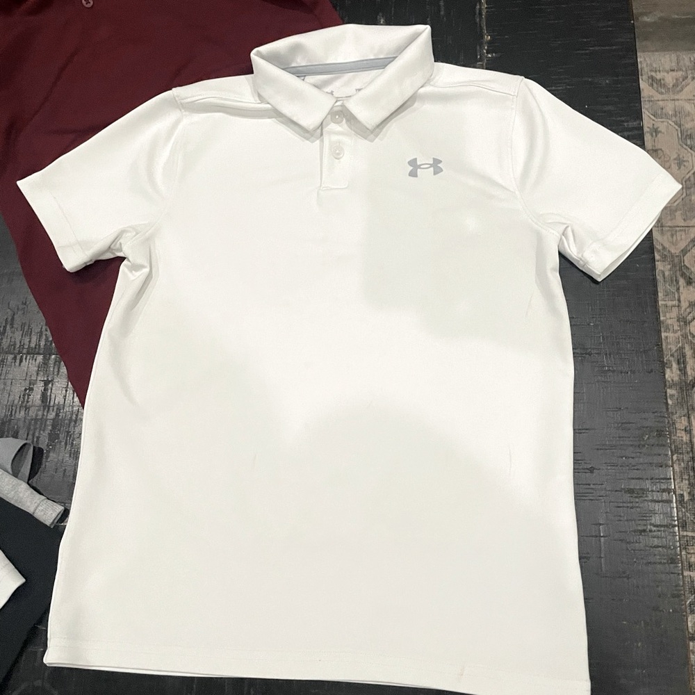 Under Armour Polo - White - no cracking on logo - near perfect- size 10/12